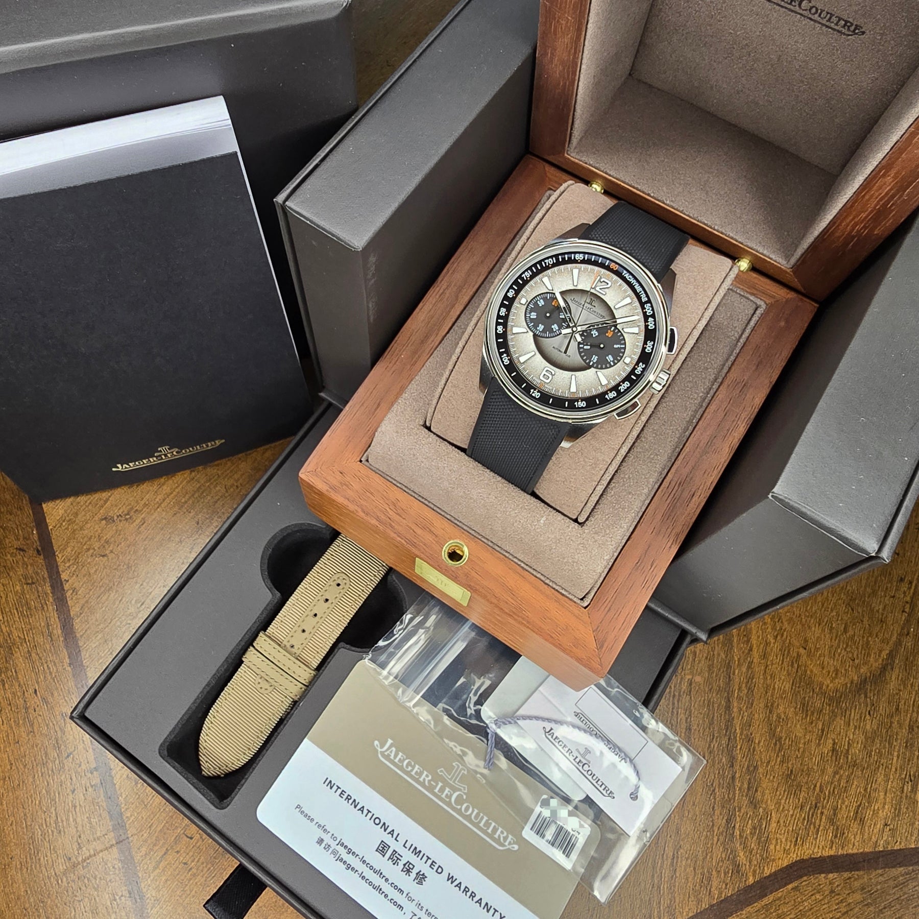 Jeager-LeCoultre Polaris Chronograph Q902843J full set view