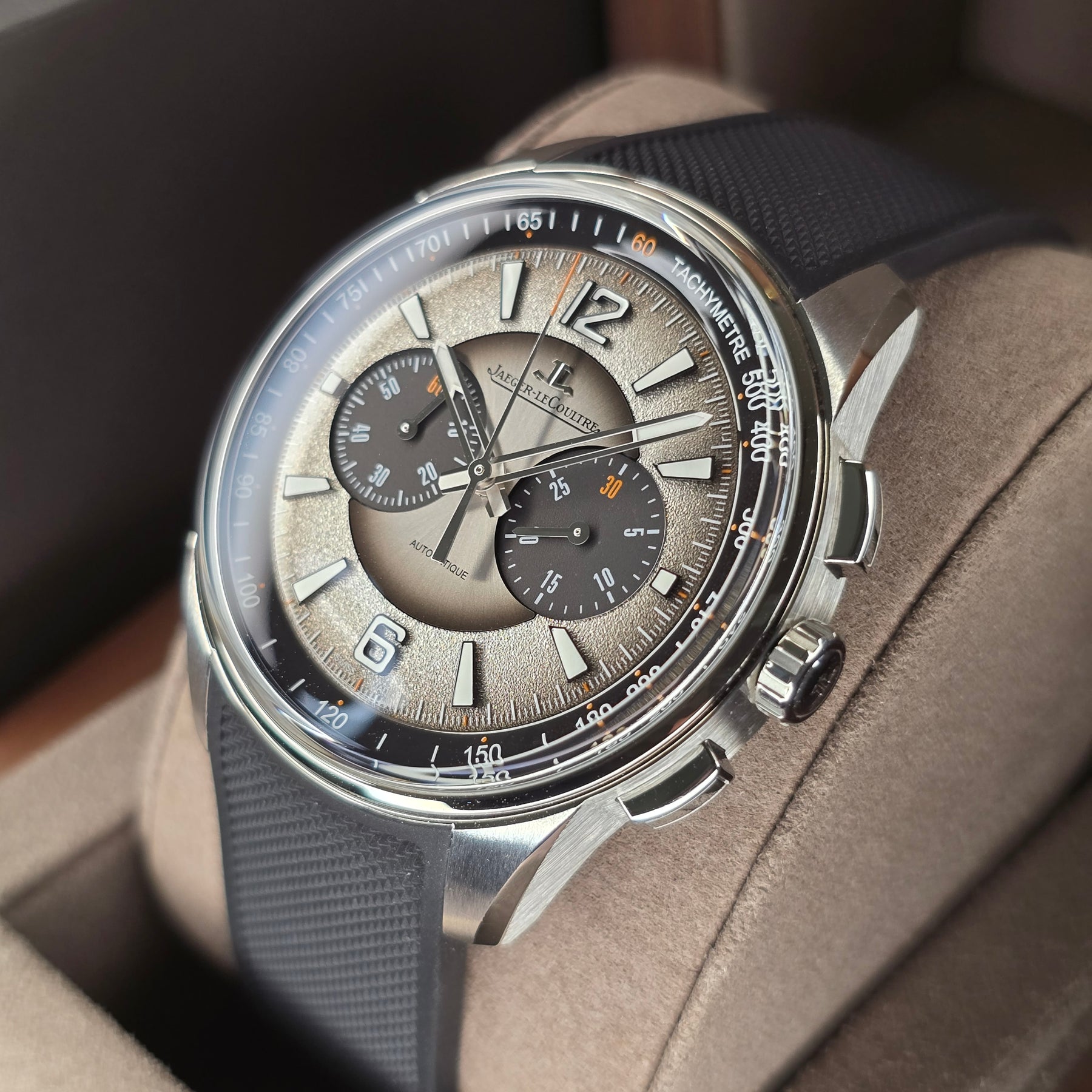 Jeager-LeCoultre Polaris Chronograph Q902843J right side case view
