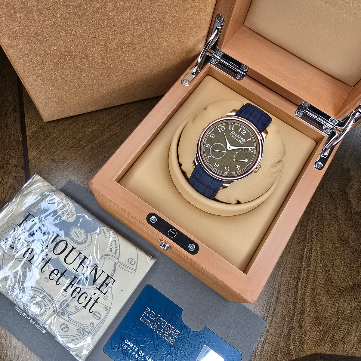 F.P. Journe Chronometre Souverain Havana full set view