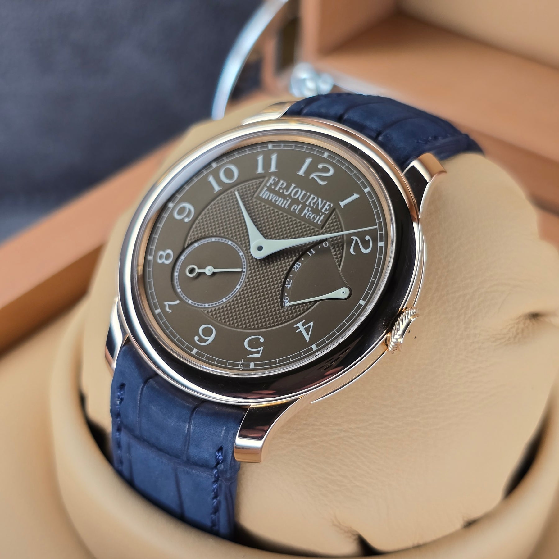 F.P. Journe Chronometre Souverain Havana right side case view