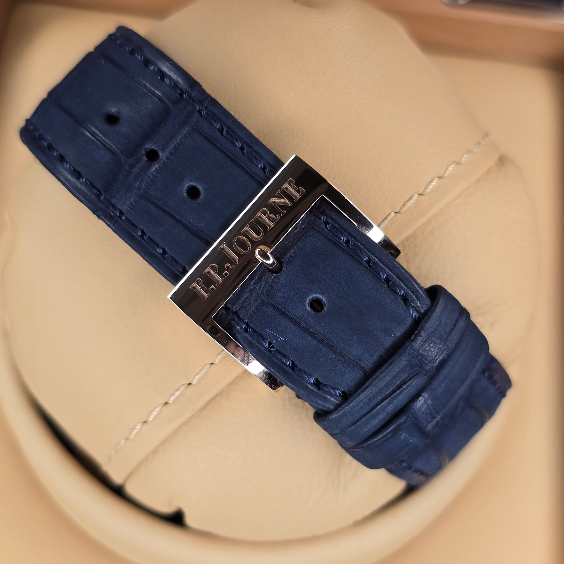F.P. Journe Chronometre Souverain Havana clasp view