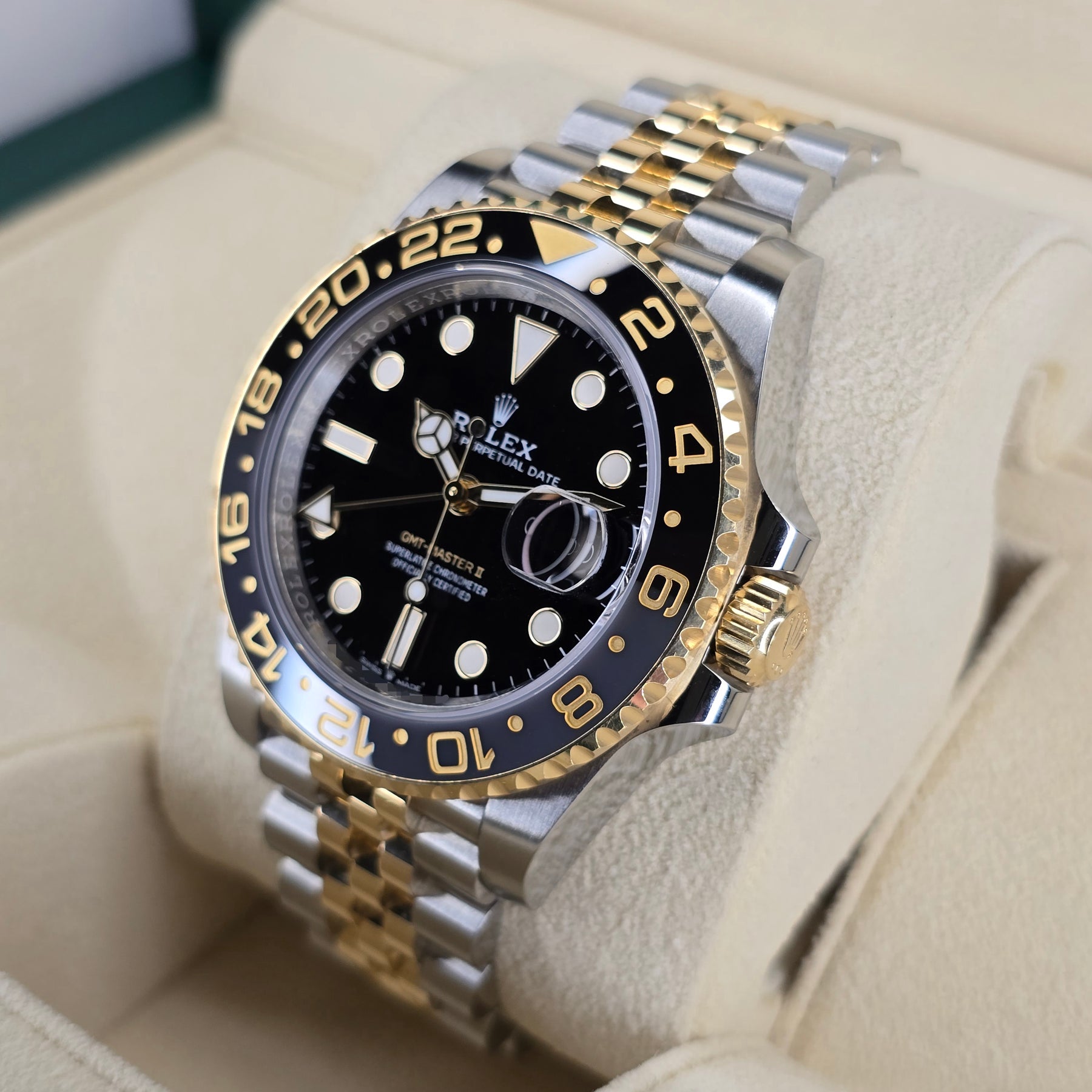 Rolex GMT-Master II 126713GRNR Bumblebee right side case view
