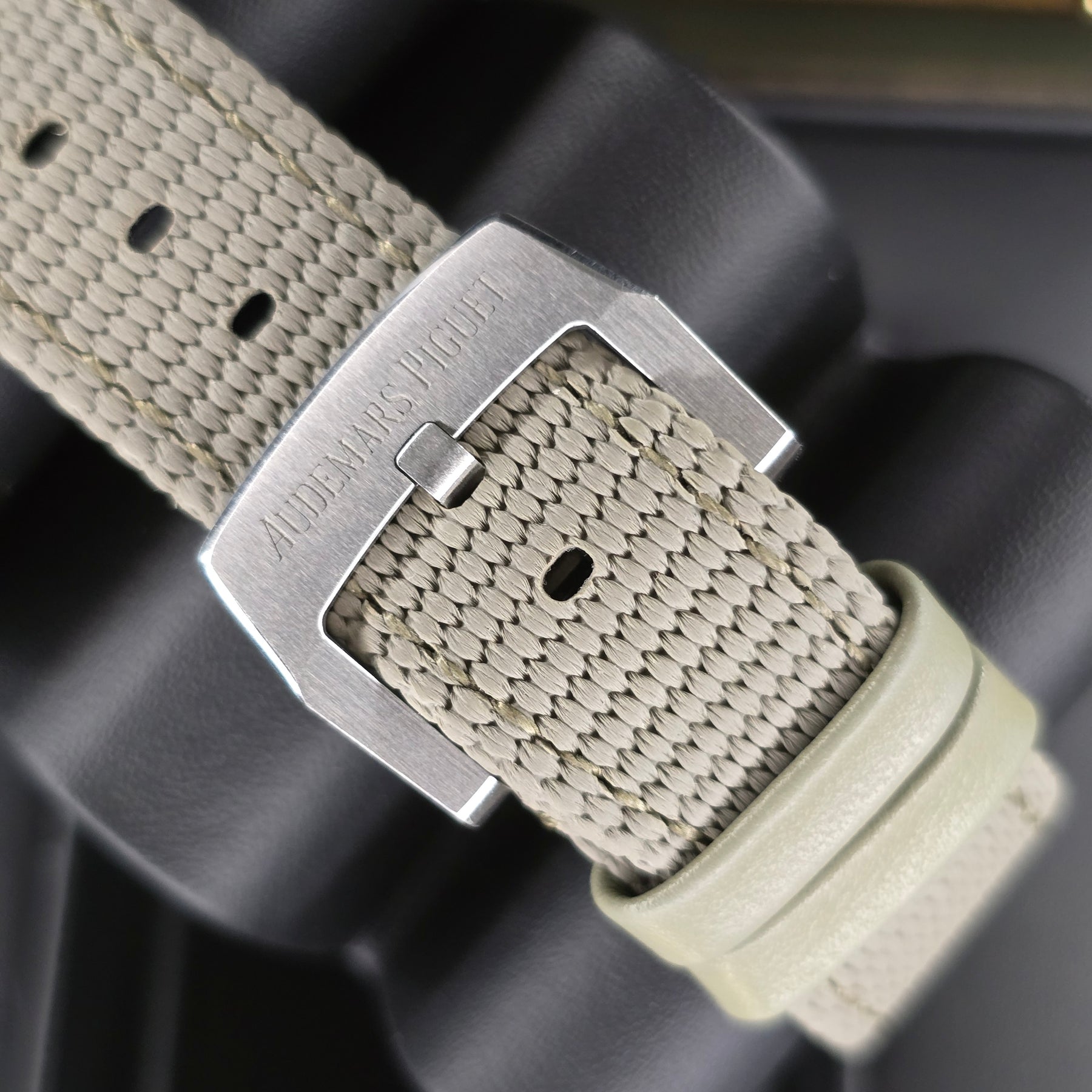 Audemars Piguet Code 11.59 26393QT clasp view