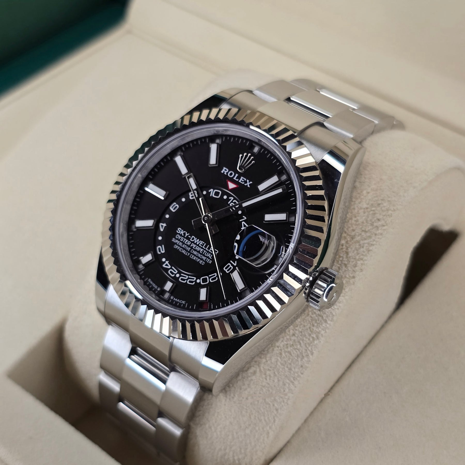 Rolex Sky-Dweller Black Dial 336934 right side case view