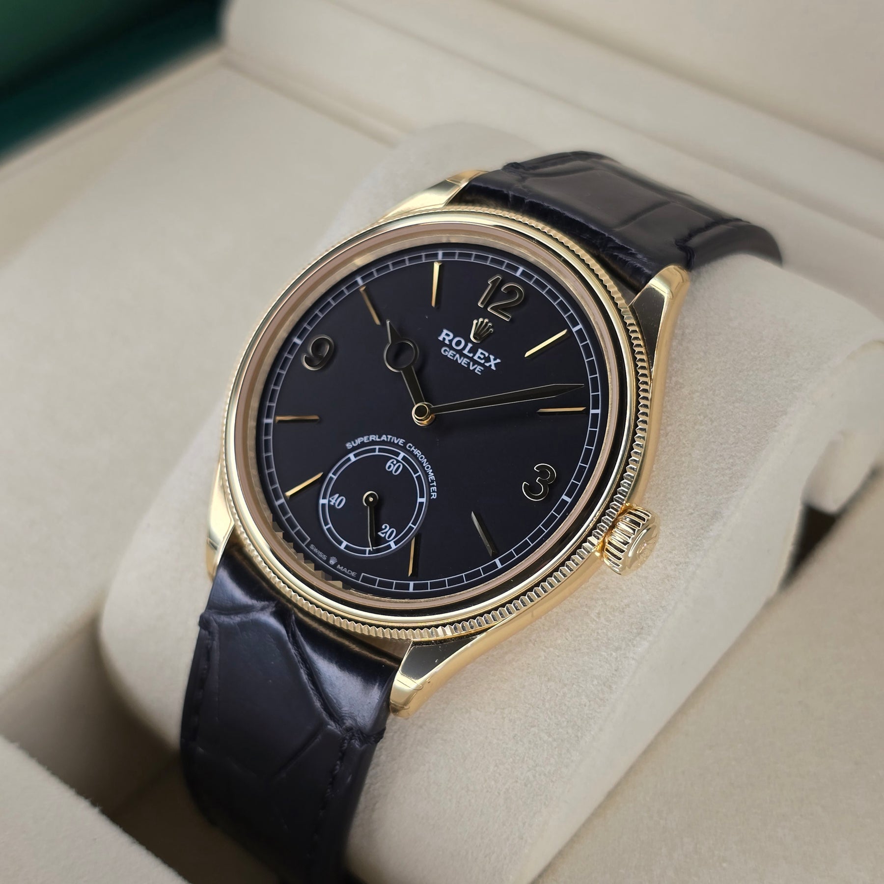 Rolex Perpetual 1908 52508 left side case view