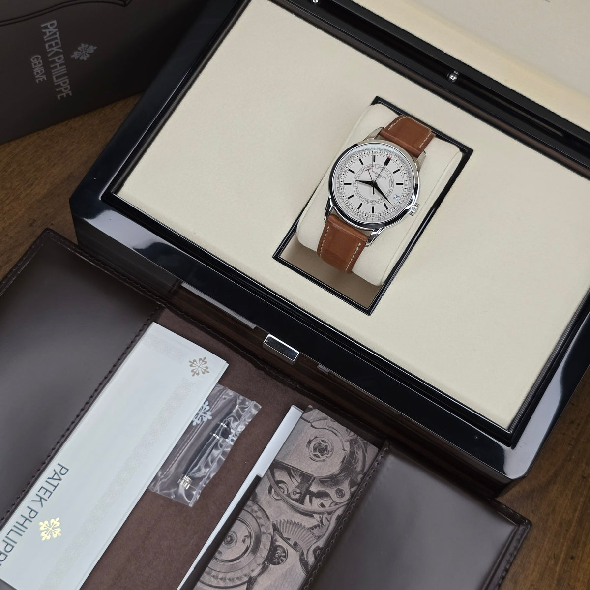Patek Philippe Weekly Calendar 5212A full set view