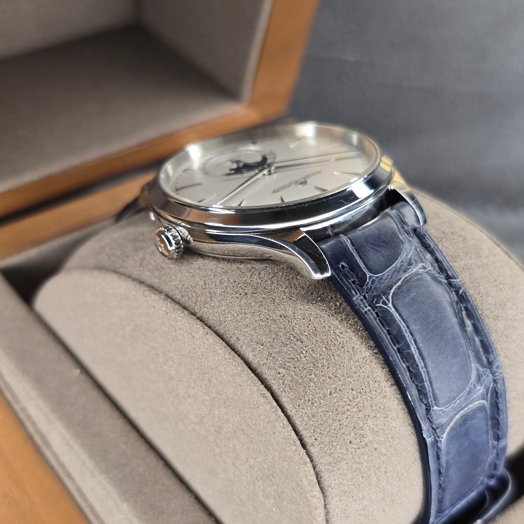 Jeager-LeCoultre Master Ultra Thin Moonphase Q12484 case, strap