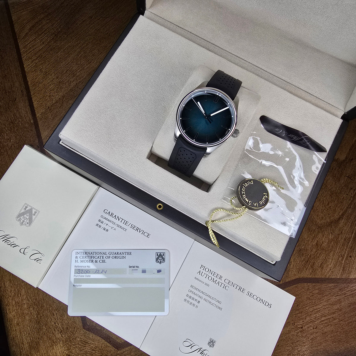 H. Moser & Cie Pioneer Lagoon Blue Fume 3200-1214 full set