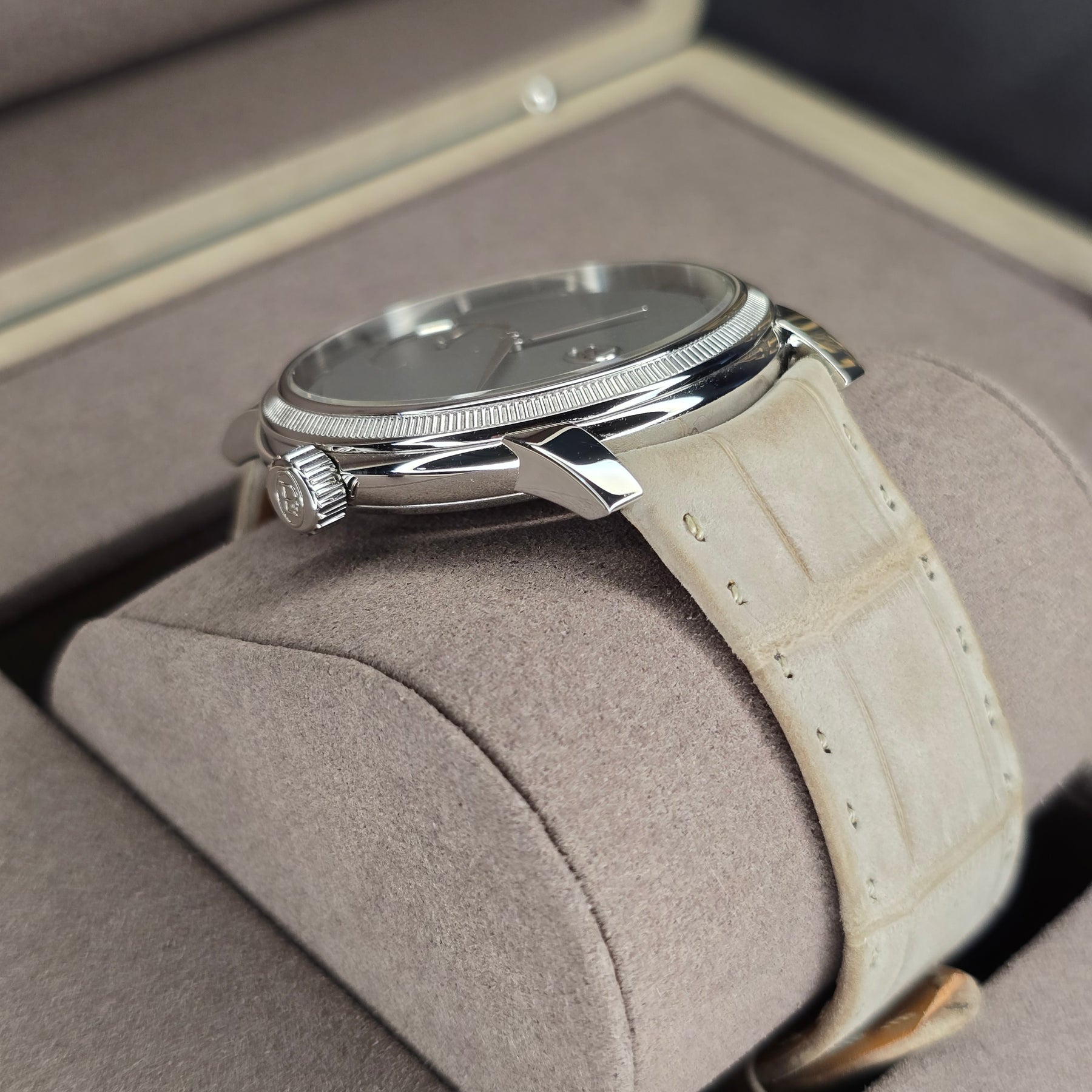 Parmigiani Fleurier Toric Petite Second PFC940 lug, strap