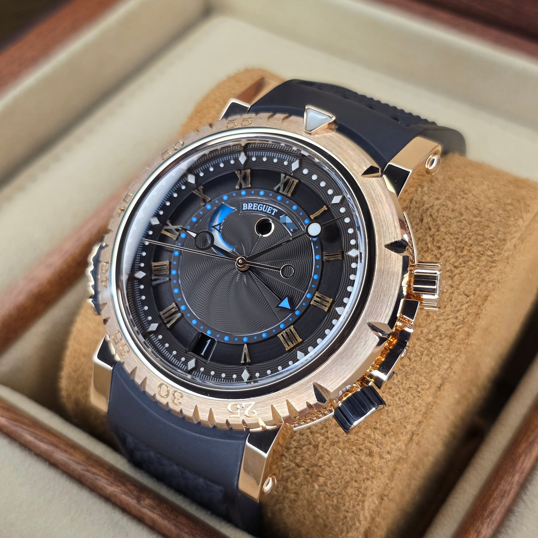 Breguet Marine Royale Alarm 5847 right side case