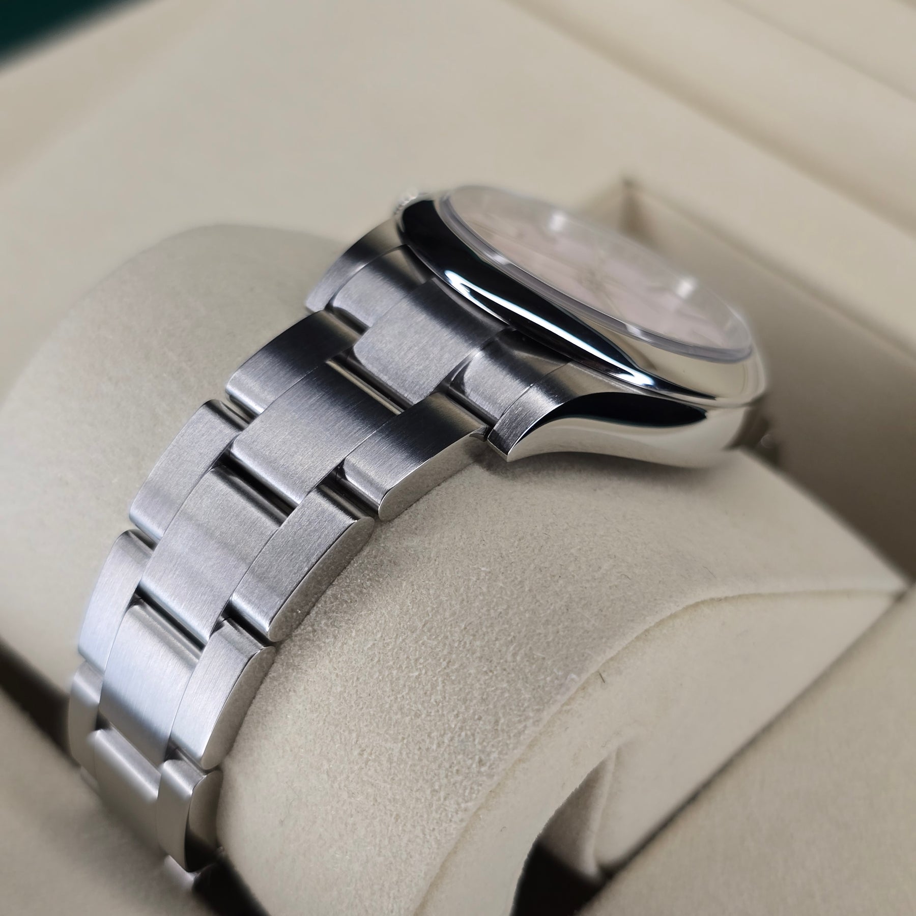 Rolex Oyster Perpetual 277200 Candy Pink lug, oyster bracelet