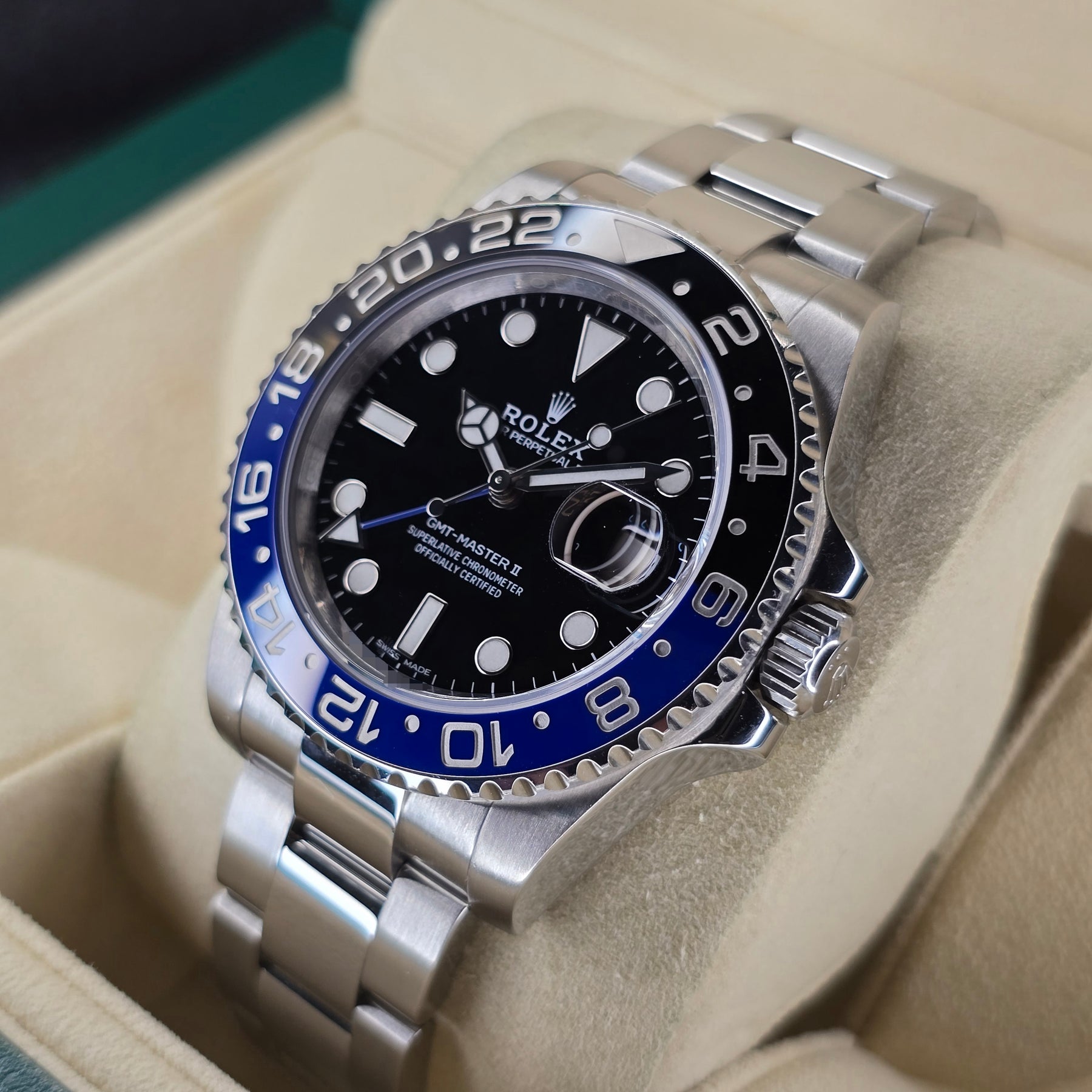 Rolex GMT-Master II 116710BLNR Batman right side case