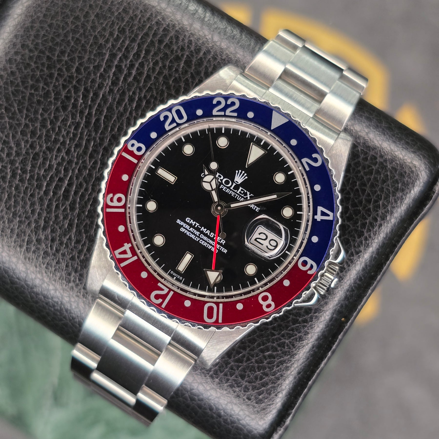 Rolex GMT-Master 16750 Pepsi front