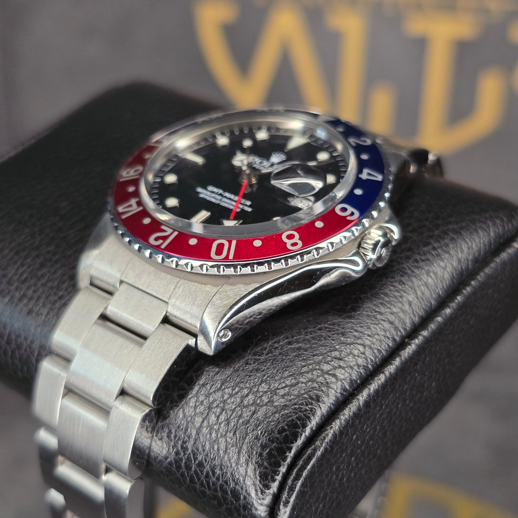 Rolex GMT-Master 16750 Pepsi left side
