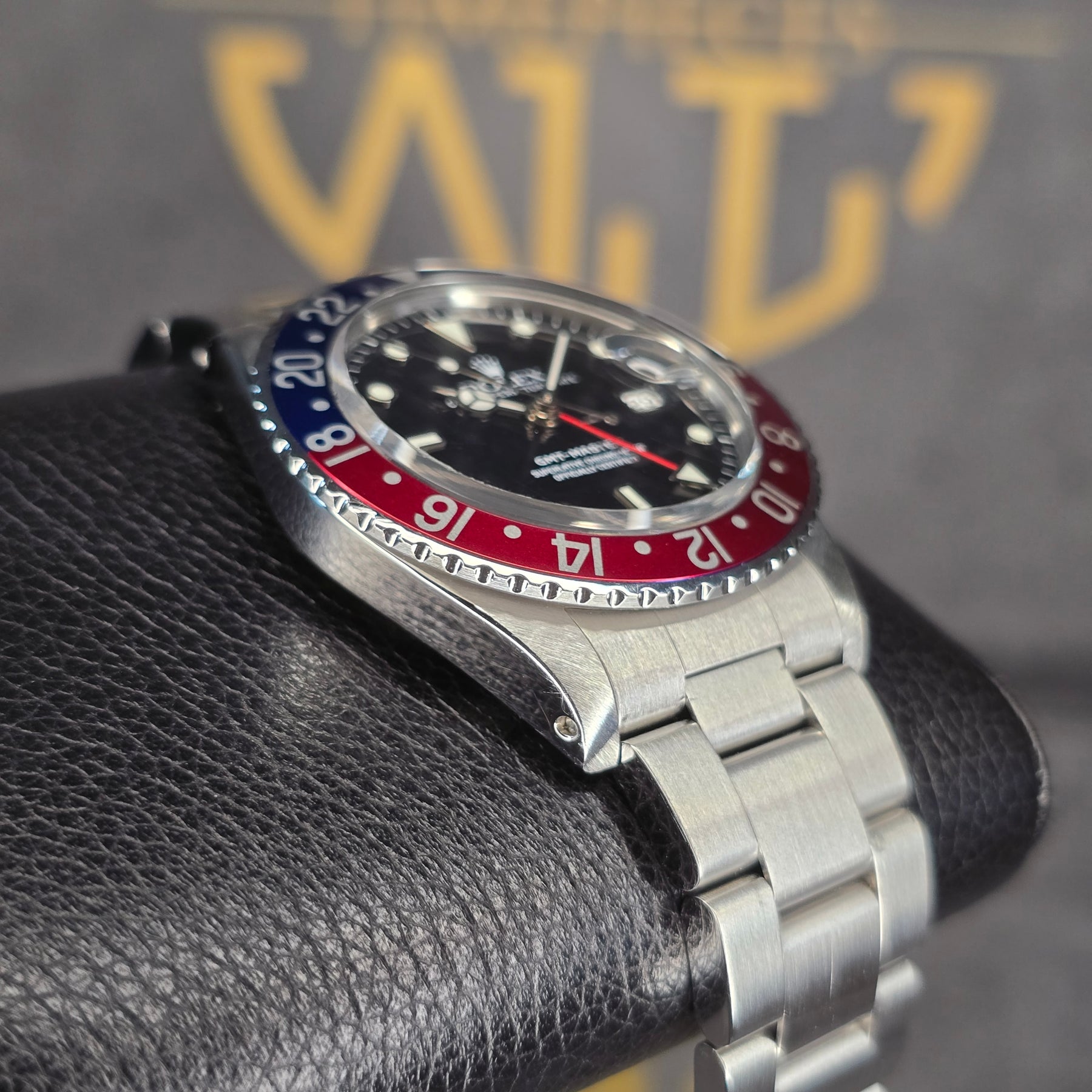 Rolex GMT-Master 16750 Pepsi right side