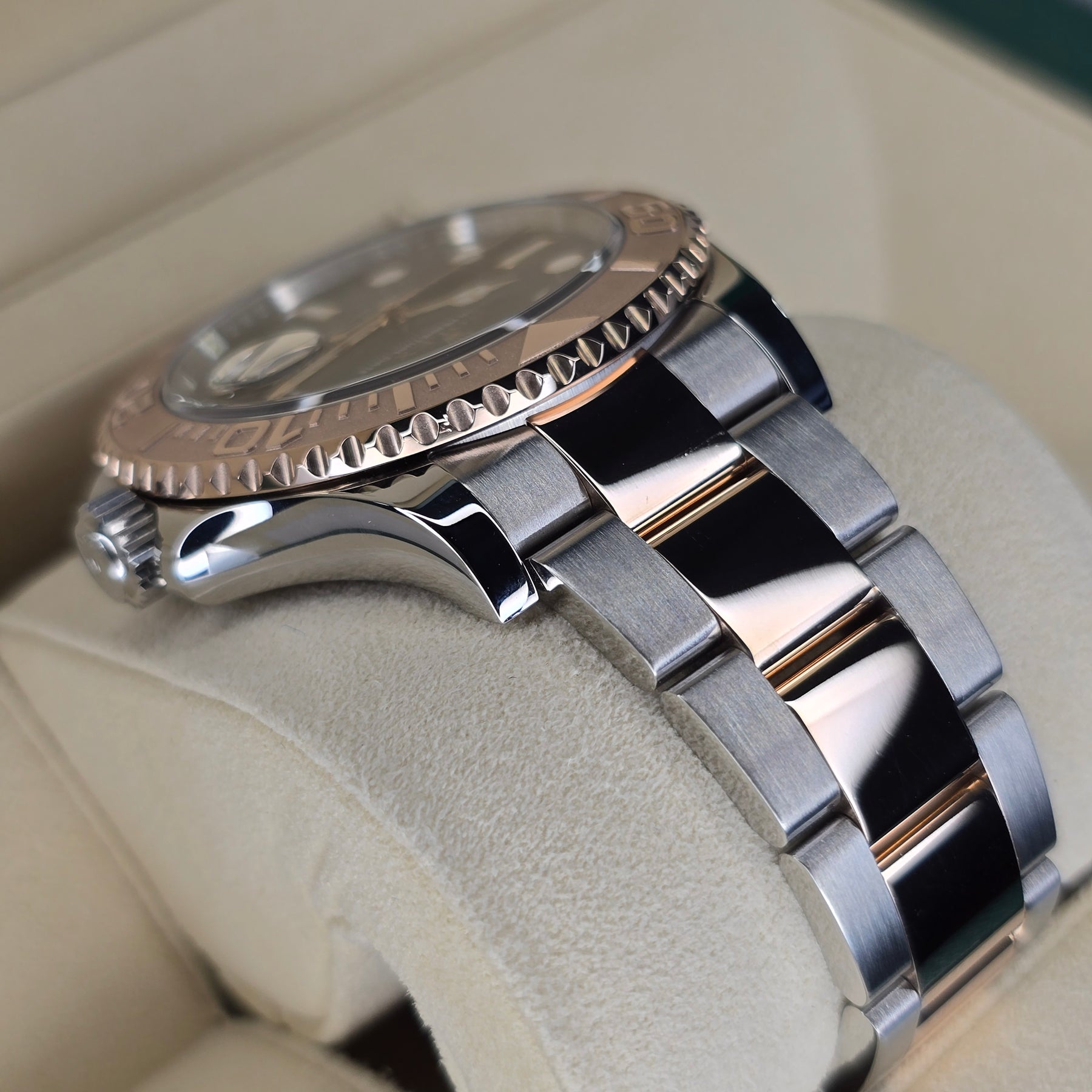 Rolex Yacht-Master 40 116621 lugs, oyster bracelet