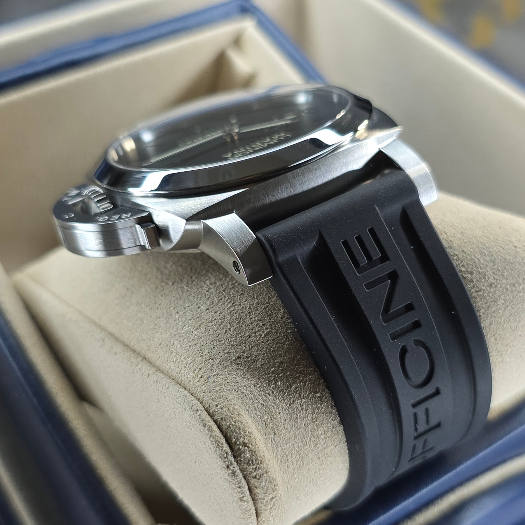 Panerai Luminor Marina PAM03312 lug, strap