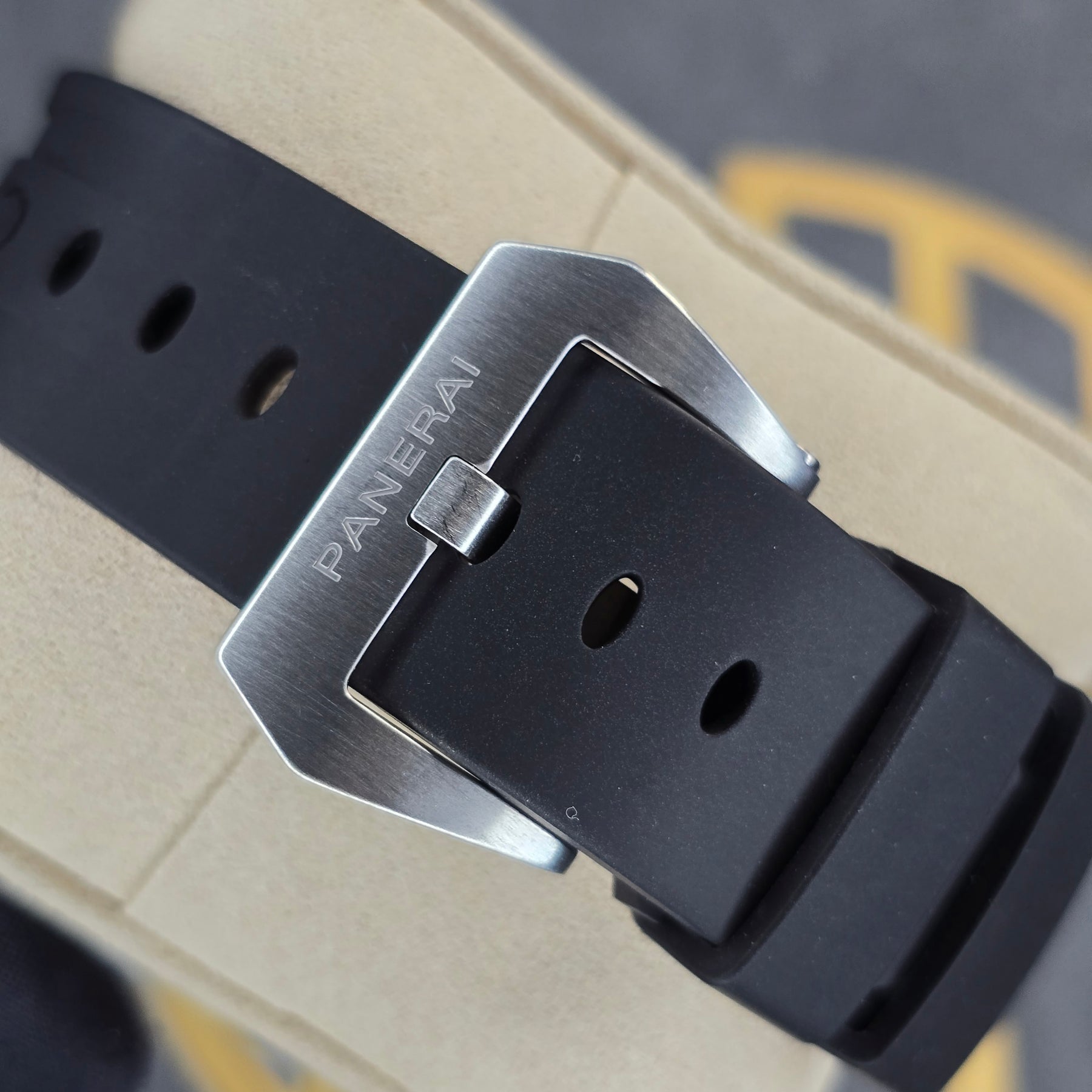 Panerai Luminor Marina PAM03312 clasp
