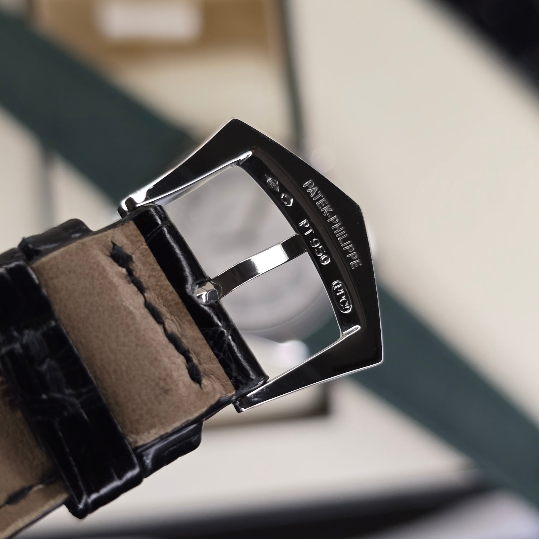 Patek Philippe Calatrava 5196P-001 buckle