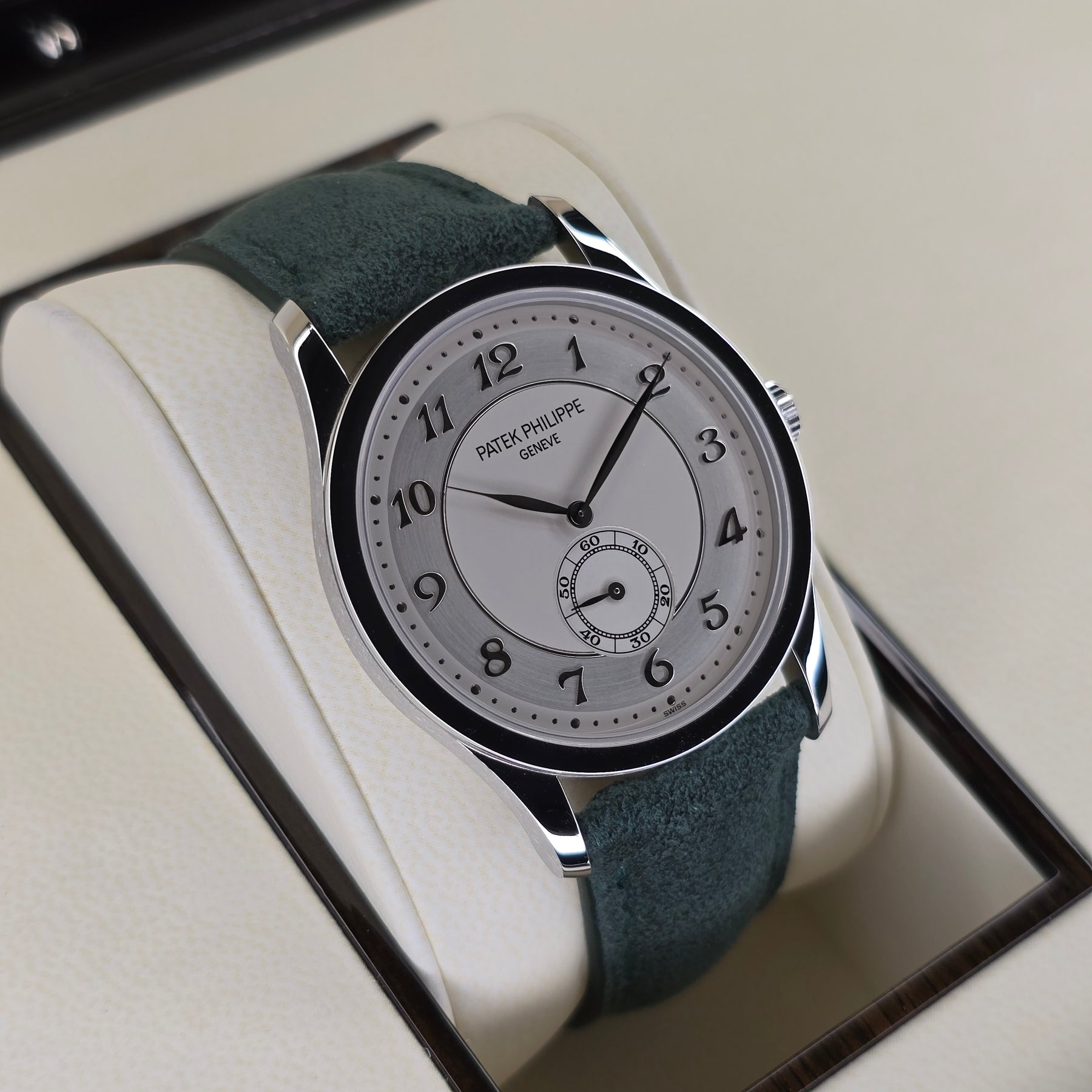 Patek Philippe Calatrava 5196P-001 left side