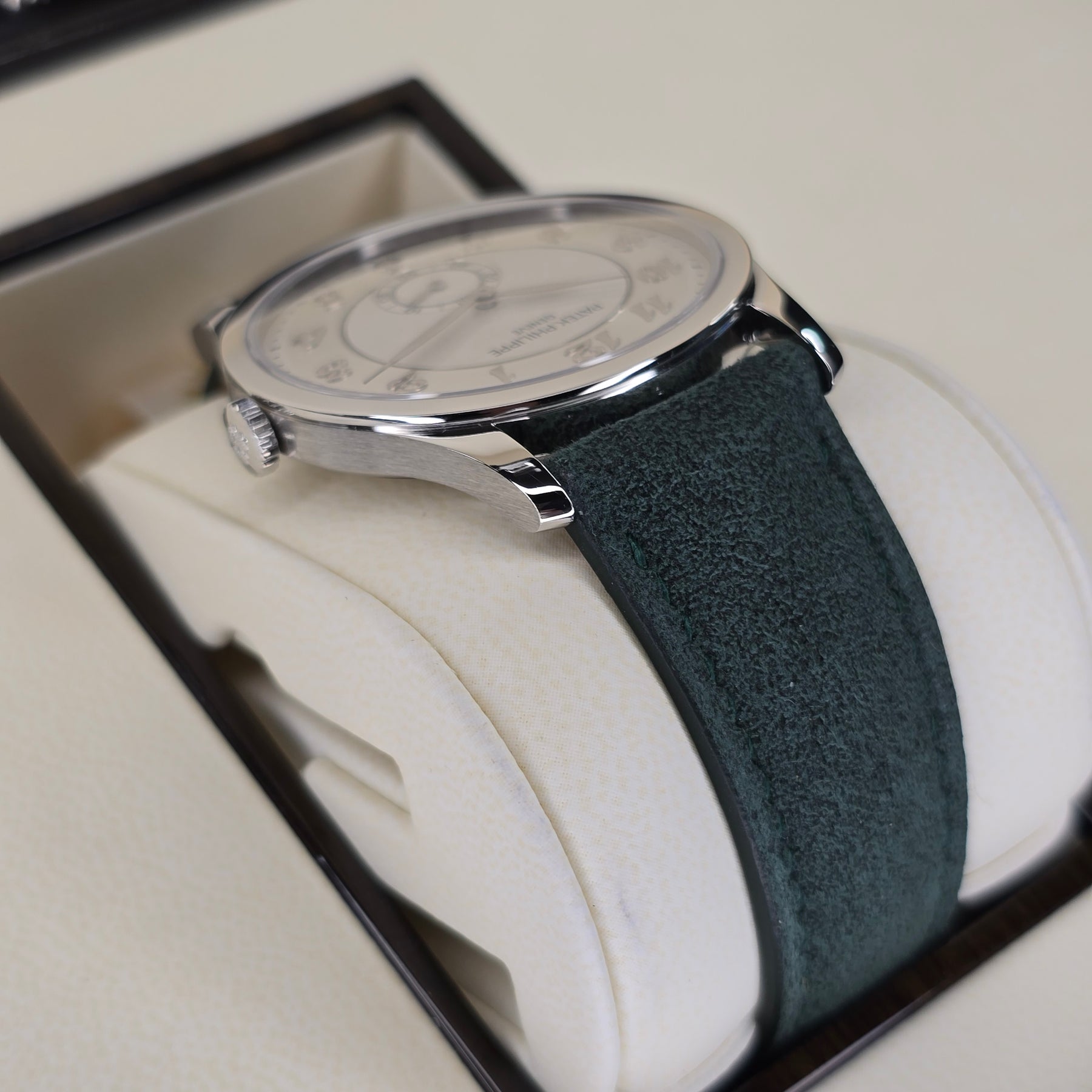 Patek Philippe Calatrava 5196P-001 lug, strap