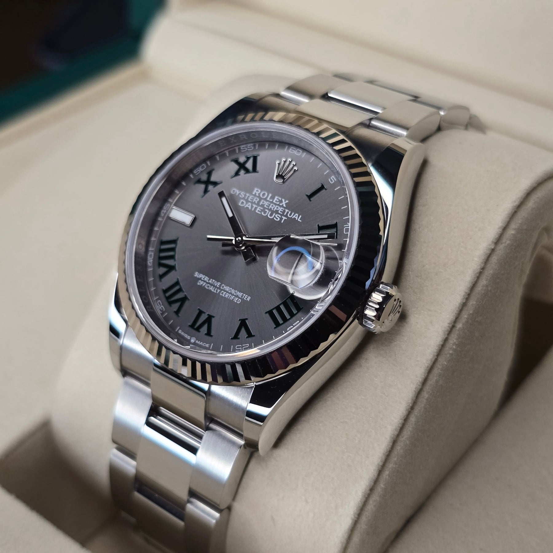 Rolex Datejust 126234 Wimbledon right side case