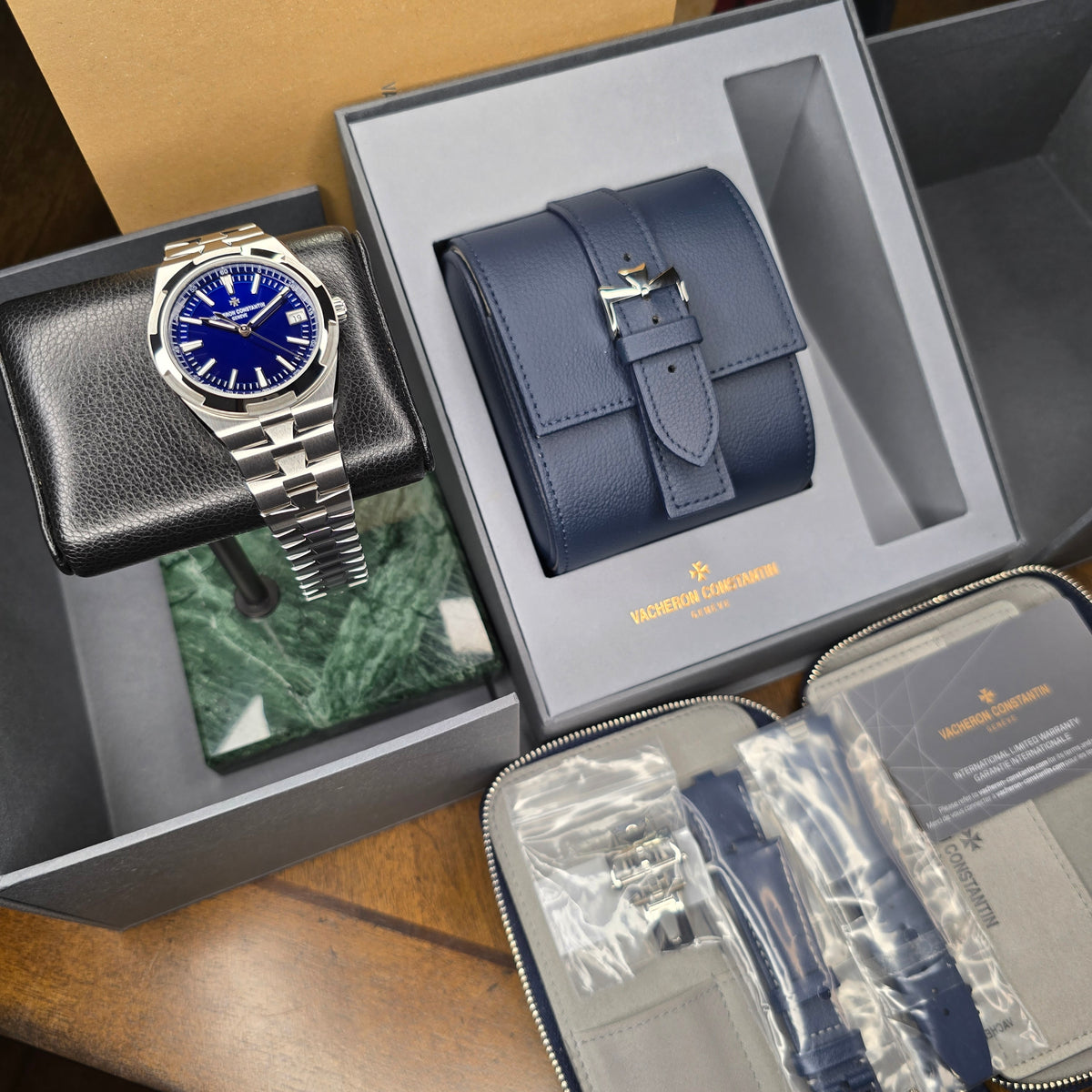 Vacheron Constantin Overseas Blue Dial 4520V full set view