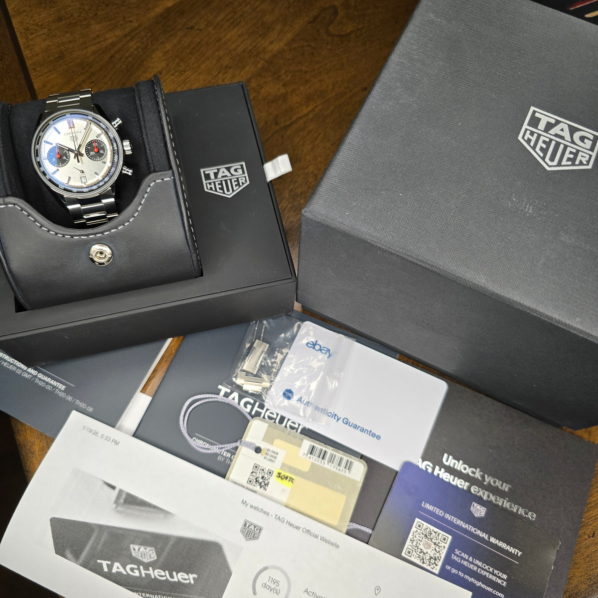 Tag Heuer Carrera Glassbox Panda CBS2216 full set