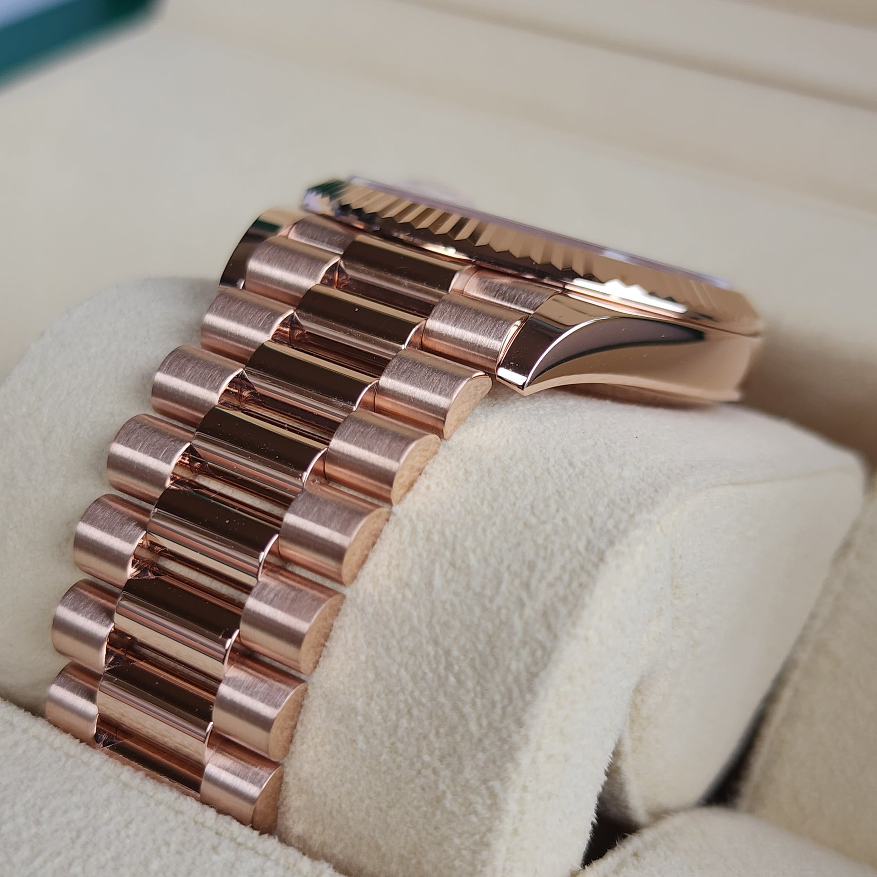 Rolex Day-Date Presidential 228235 case, bracelet view