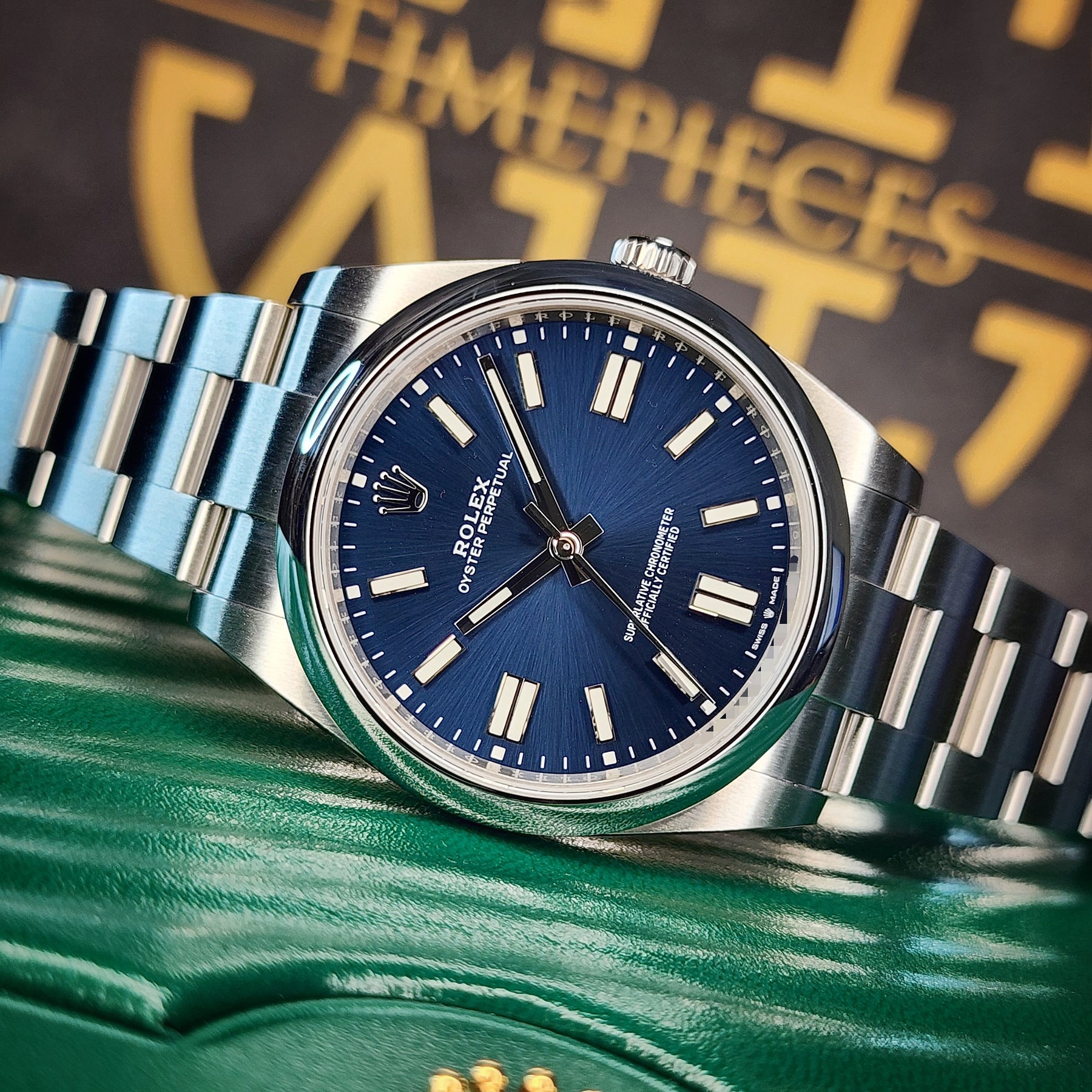 Rolex Oyster Perpetual Blue 124300  front view