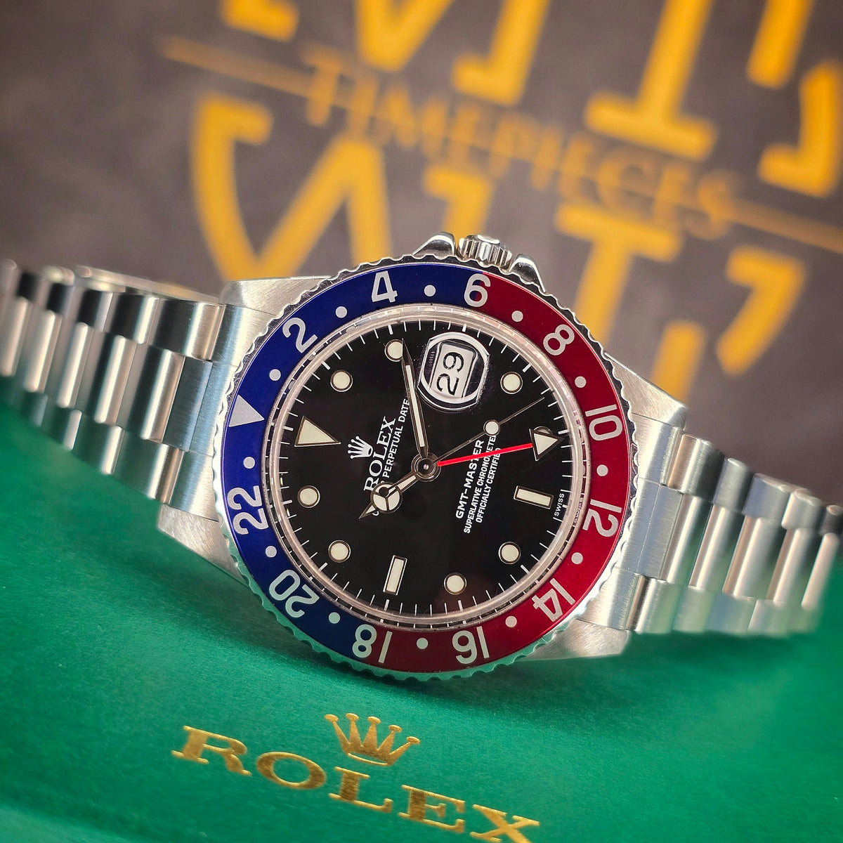 Rolex GMT-Master 16750 Pepsi front