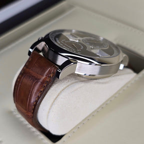 A. Lange & Sohne Zeitwerk Date 148.038 lug, strap
