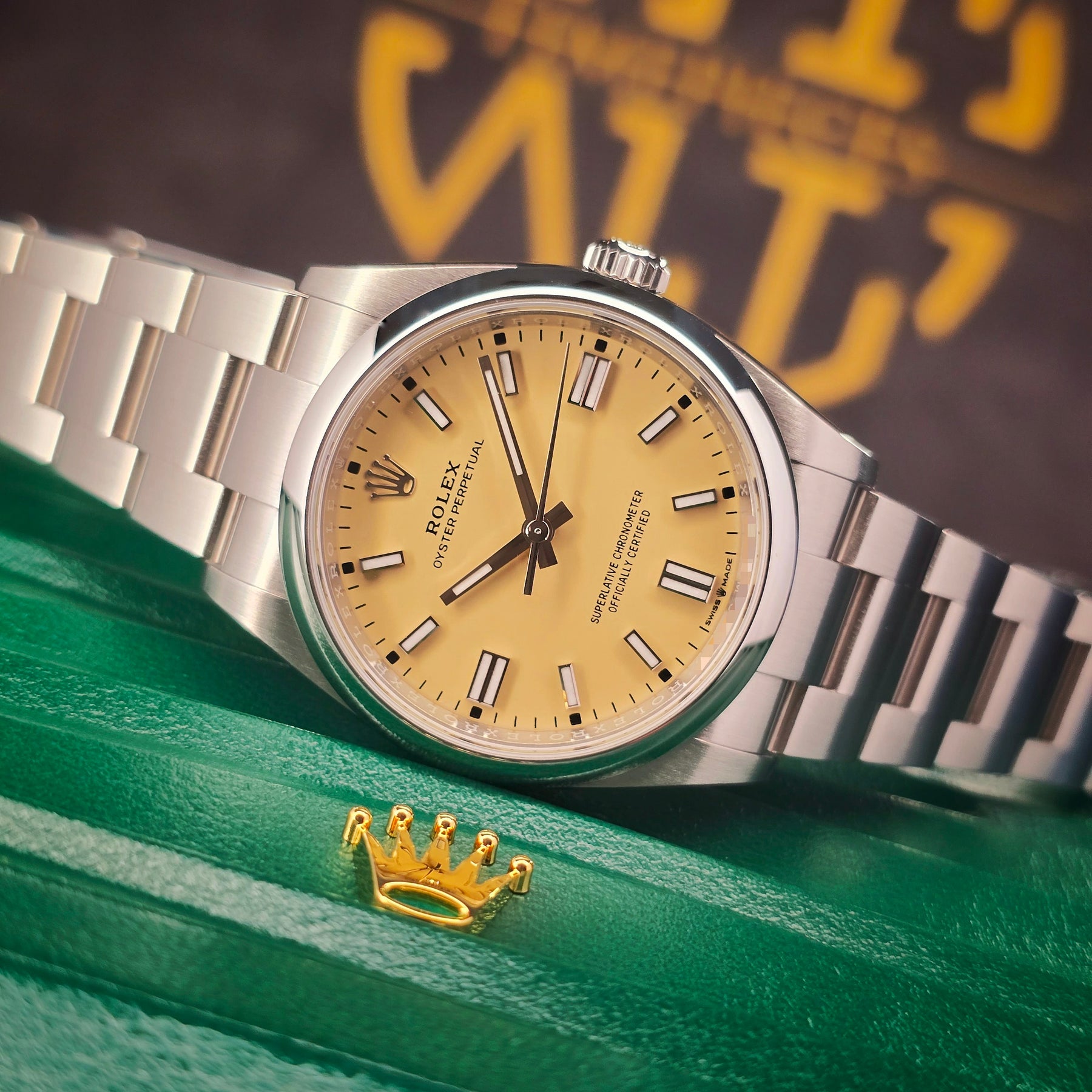 Rolex Oyster Perpetual Beige 126000 dial