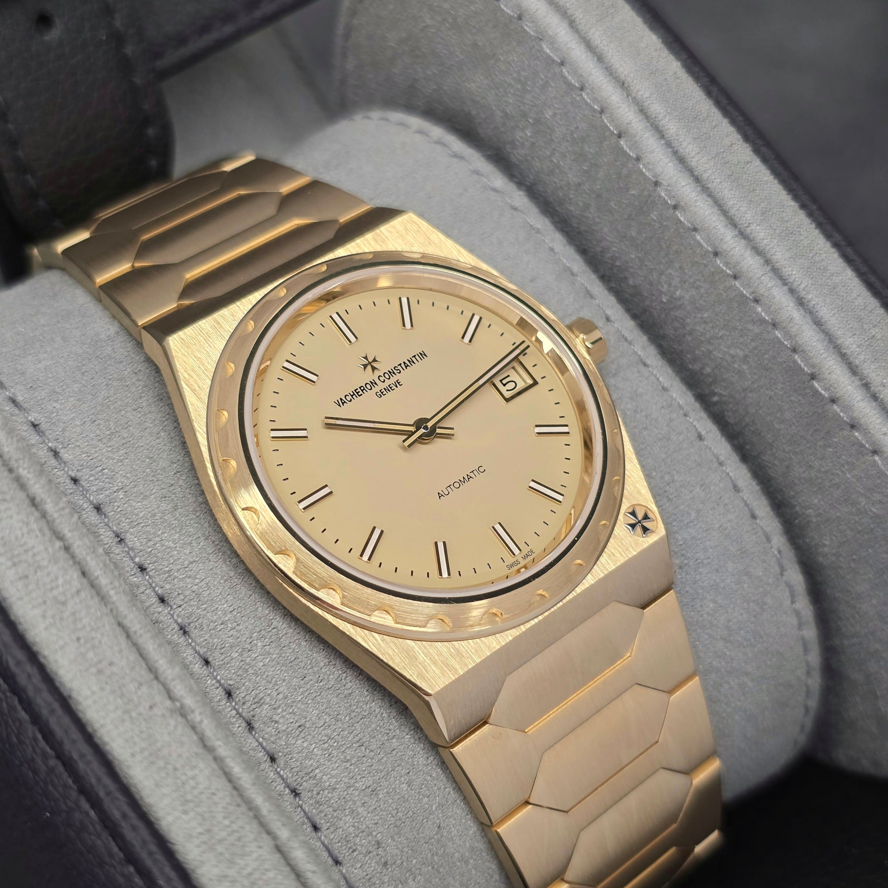 Vacheron Constantin Historiques 222 4200H/222J-B935 left side case
