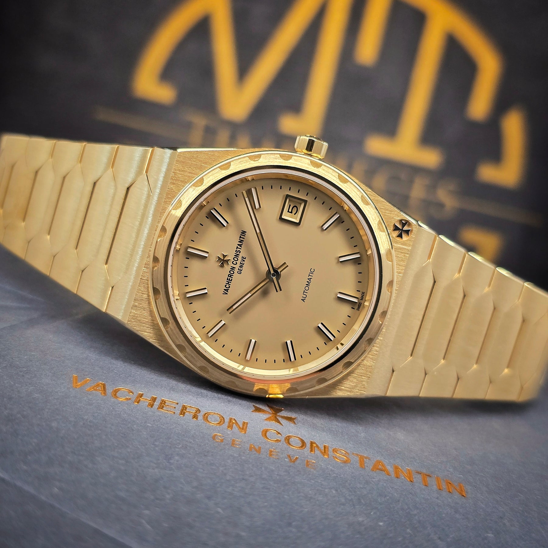 Vacheron Constantin Historiques 222 4200H/222J-B935 dial