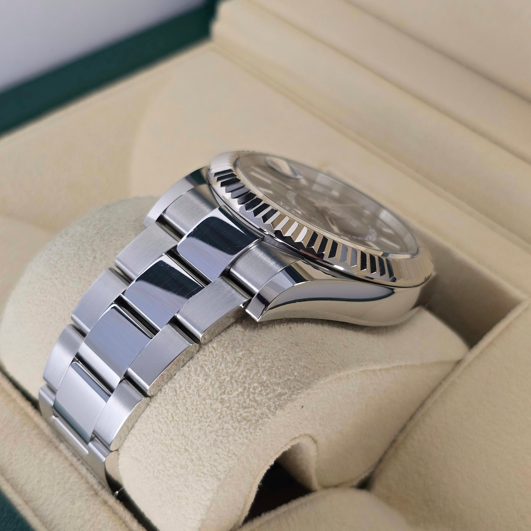 Rolex Sky-Dweller Blue Dial 326934 oyster bracelet