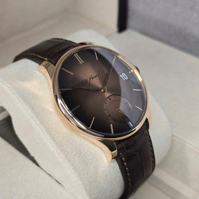 H. Moser & CIE Venturer Big Date  left side case