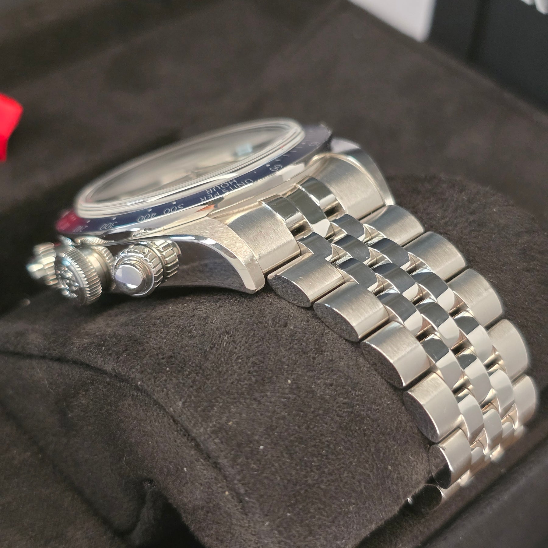 Tudor Black Bay Chrono Boutique Edition M79360B  lug, jubilee band