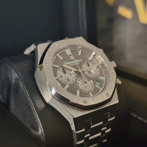 Audemars Piguet Royal Oak 38mm 26315st left side view.