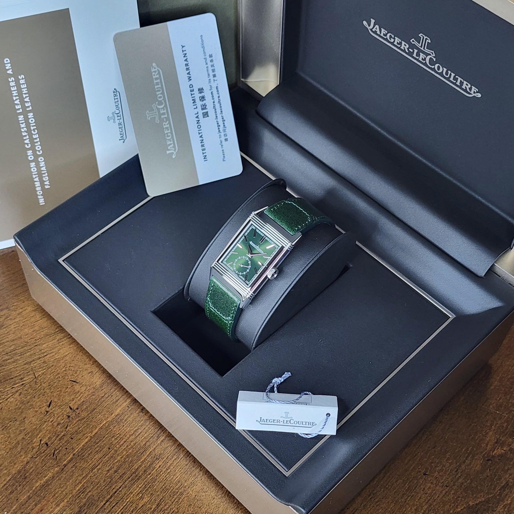 Jaeger-LeCoultre Reverso Tribute full set view