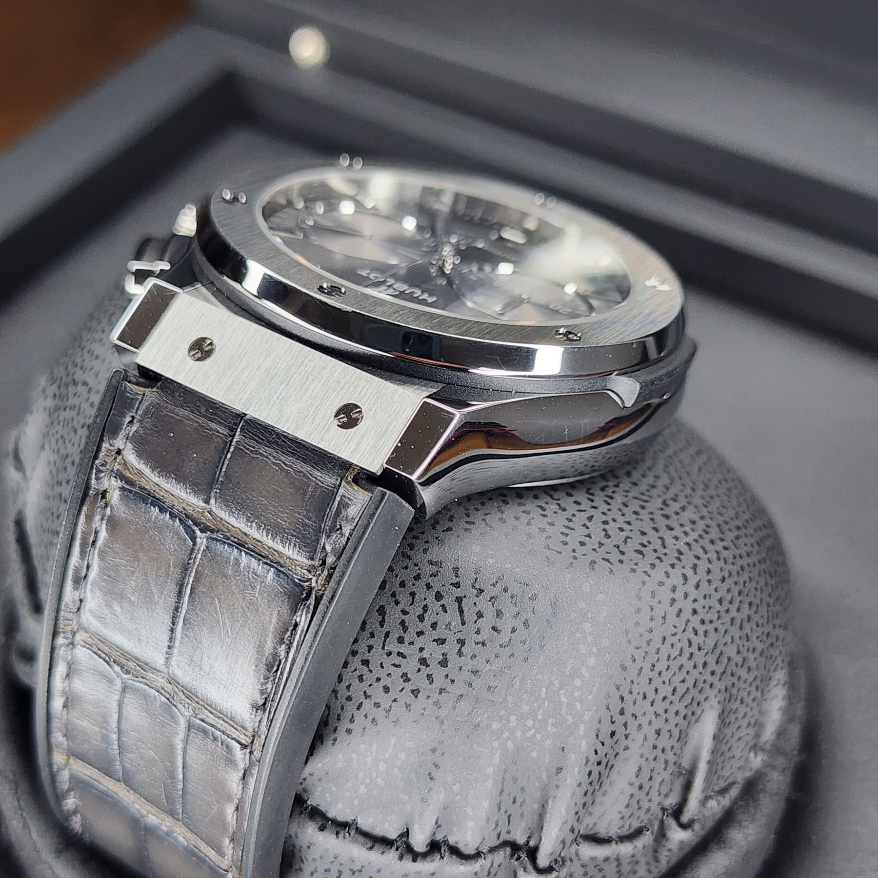 Hublot Classic Fusion Racing Grey case, lugs view