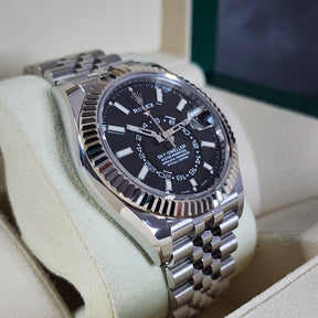 Rolex Sky-Dweller 326934 Black Dial case view