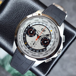 Girard-Perregaux Traveller WW.TC front view