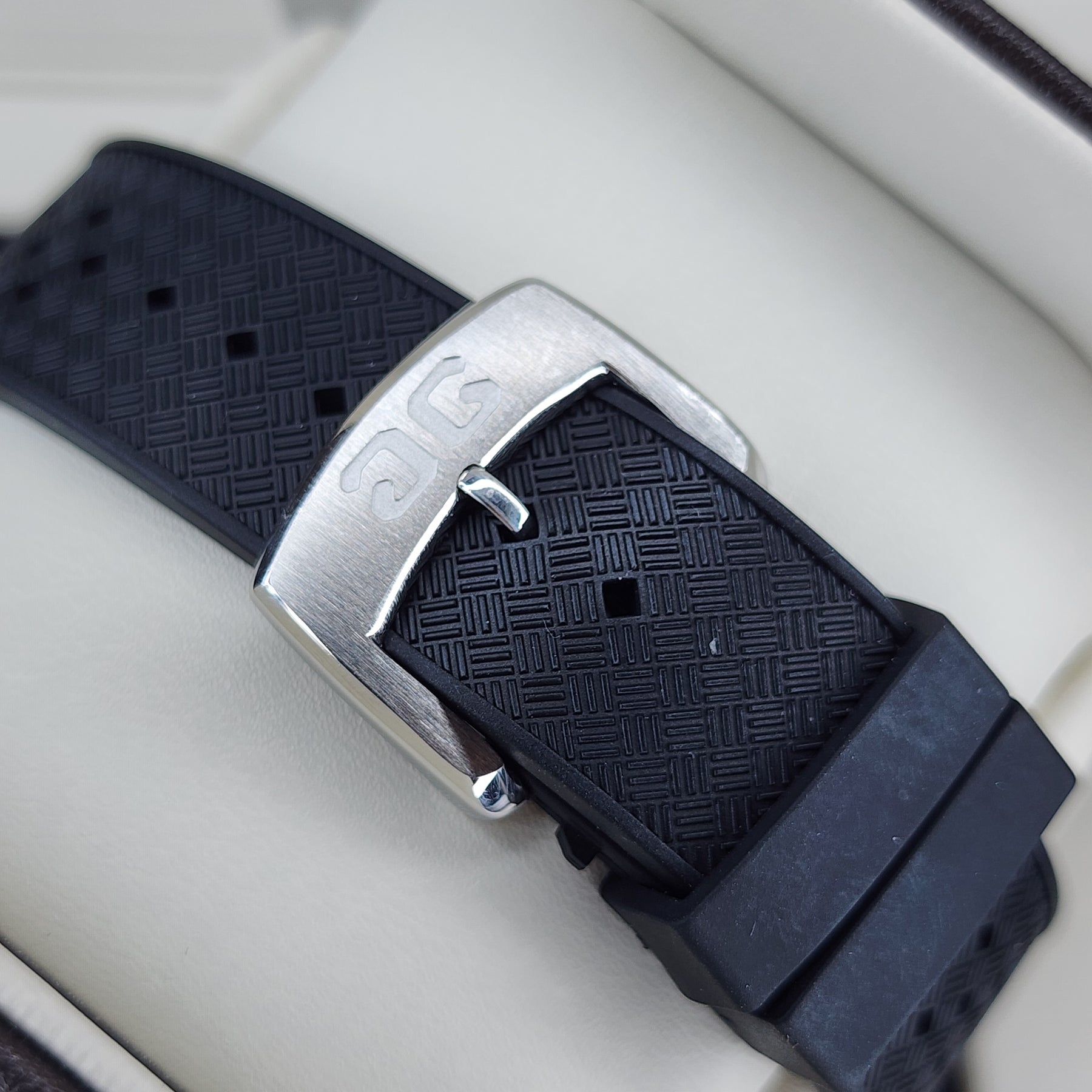 Glashutte Original Seaq 39.5mm clasp view 