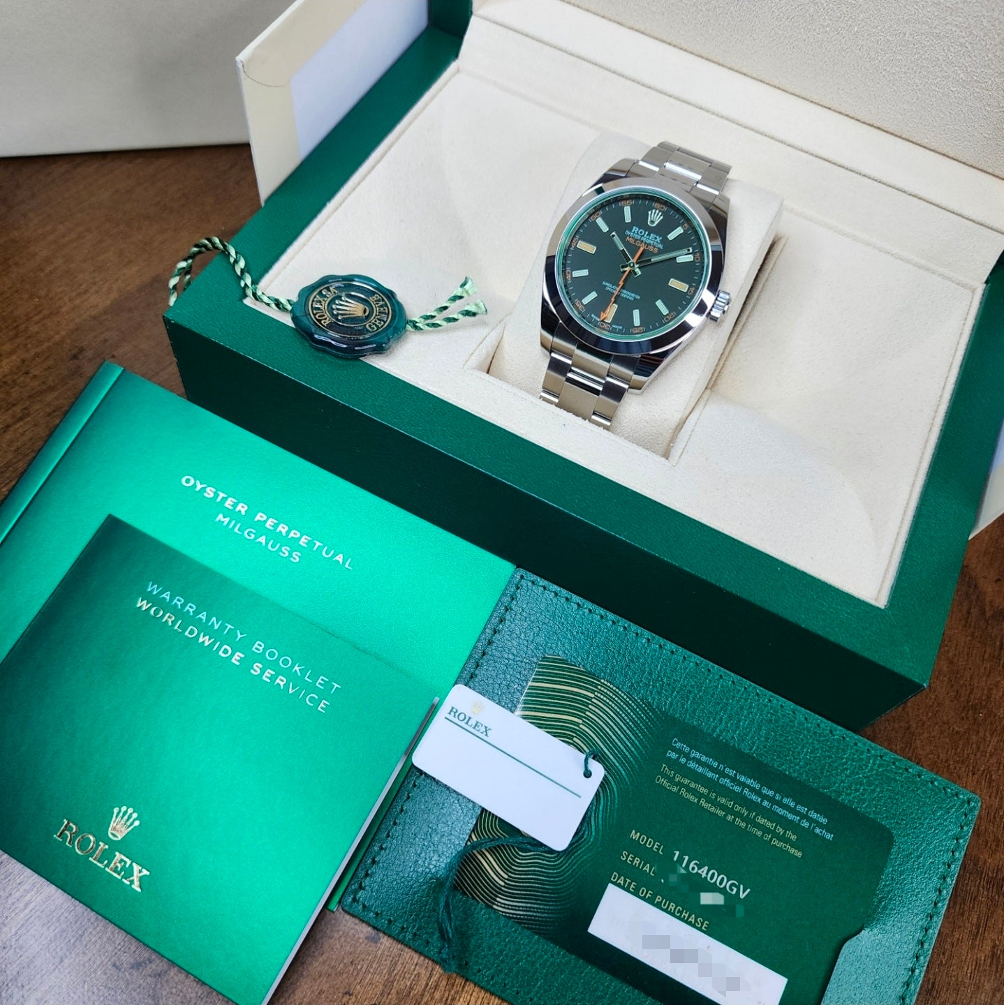 Rolex Milgauss Black Dial 116400GV full set