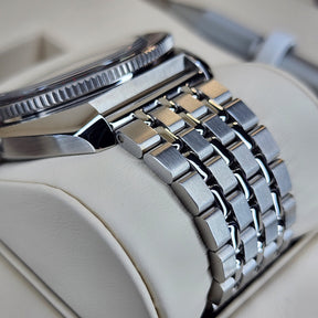 Longines Ultra-Chron case, bracelet view