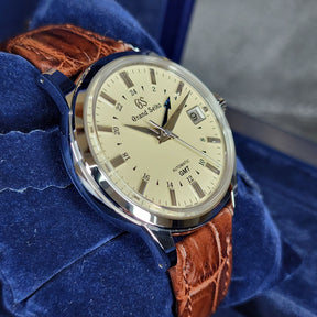 Grand Seiko Elegance SBGM221 left side view