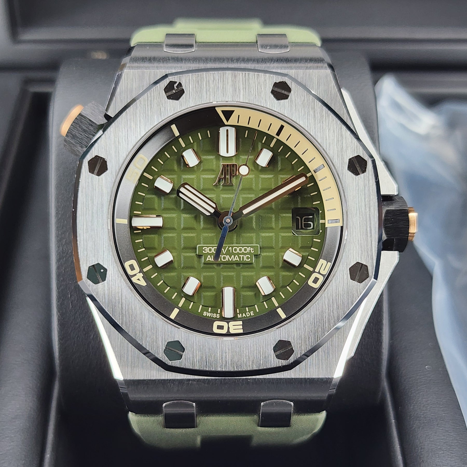 Audemars Piguet Royal Oak Offshore Diver 42mm front view