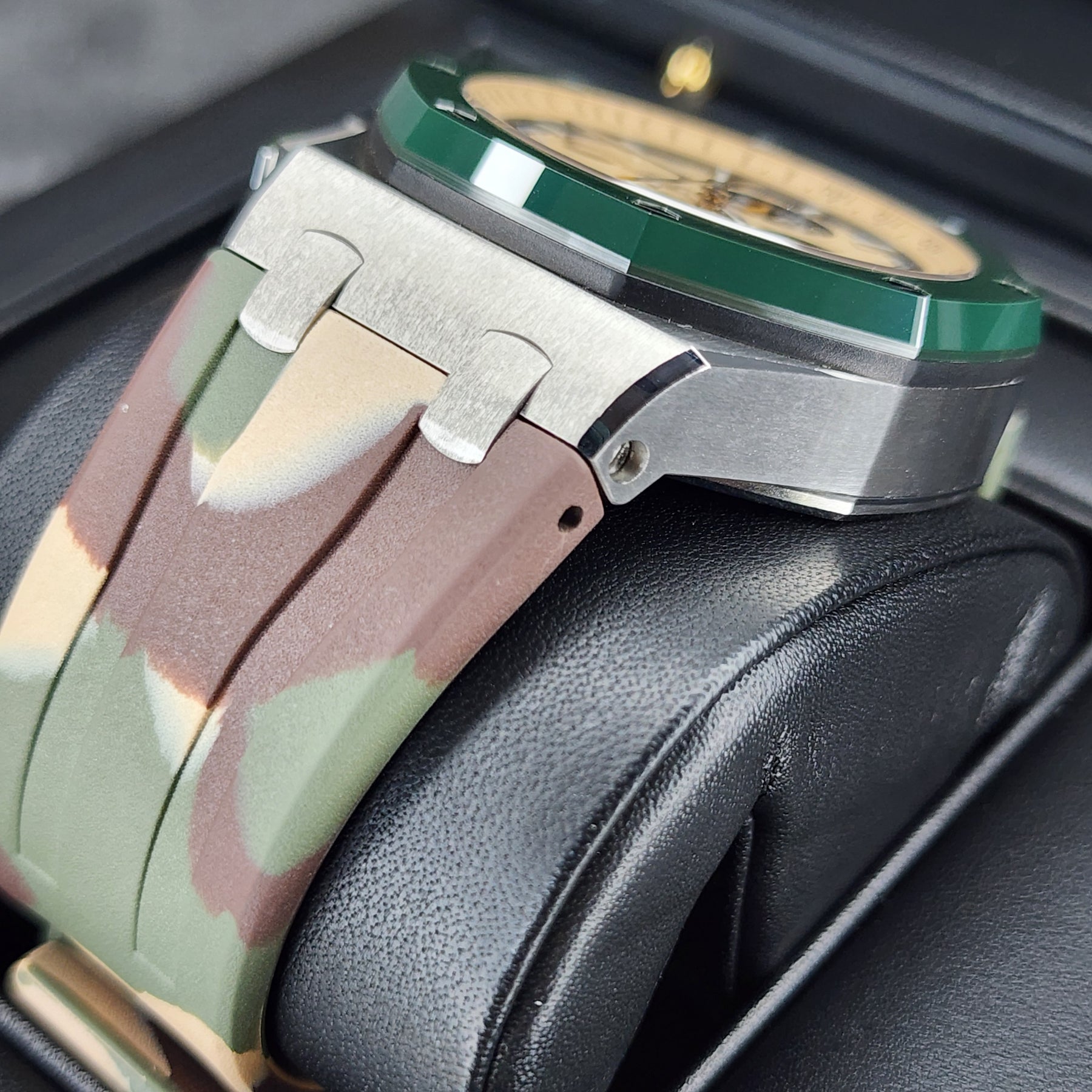 Audemars Piguet Royal Oak Offshore Camo 44mm lug, strap view