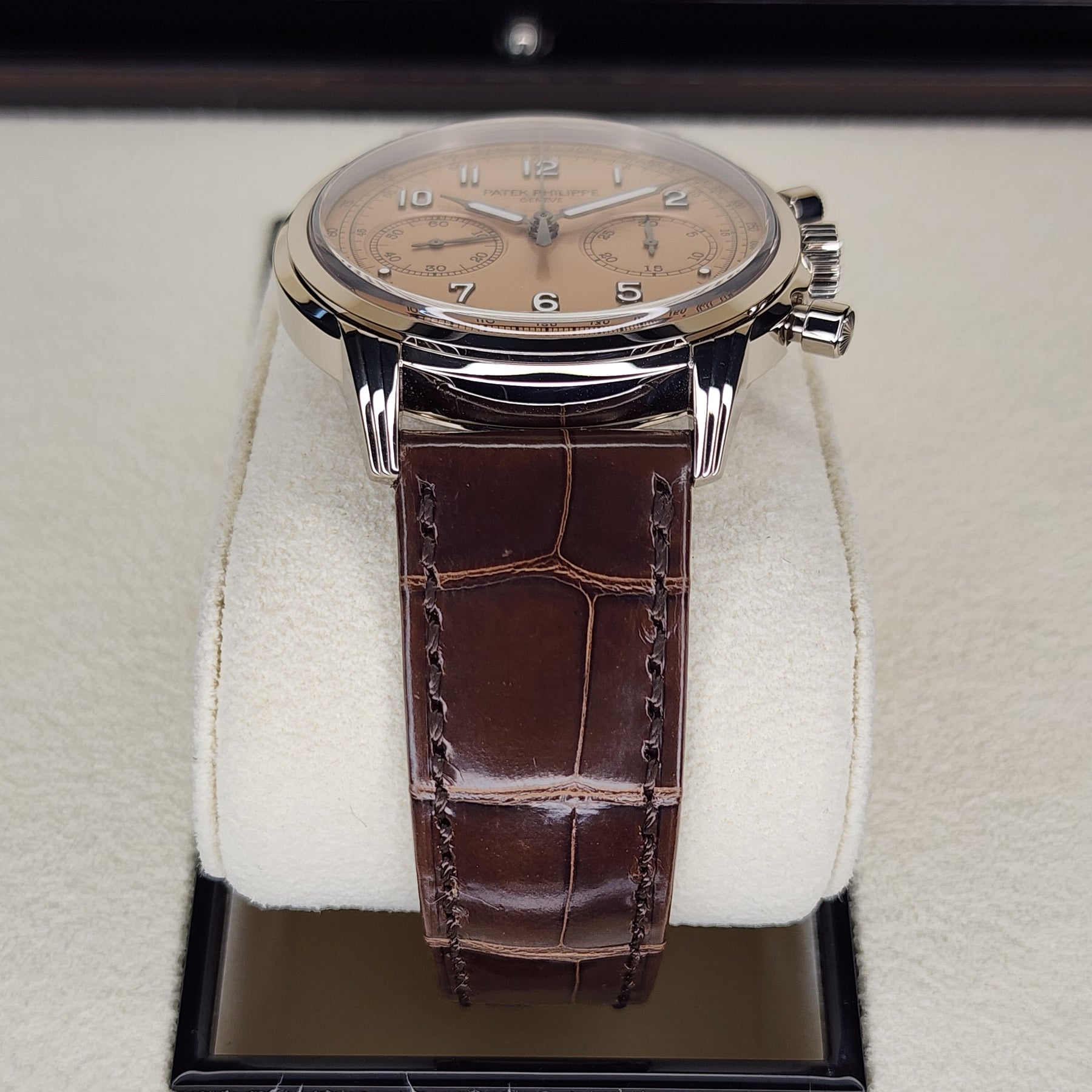 Patek Philippe Complications 5172G lugs, case, strap view